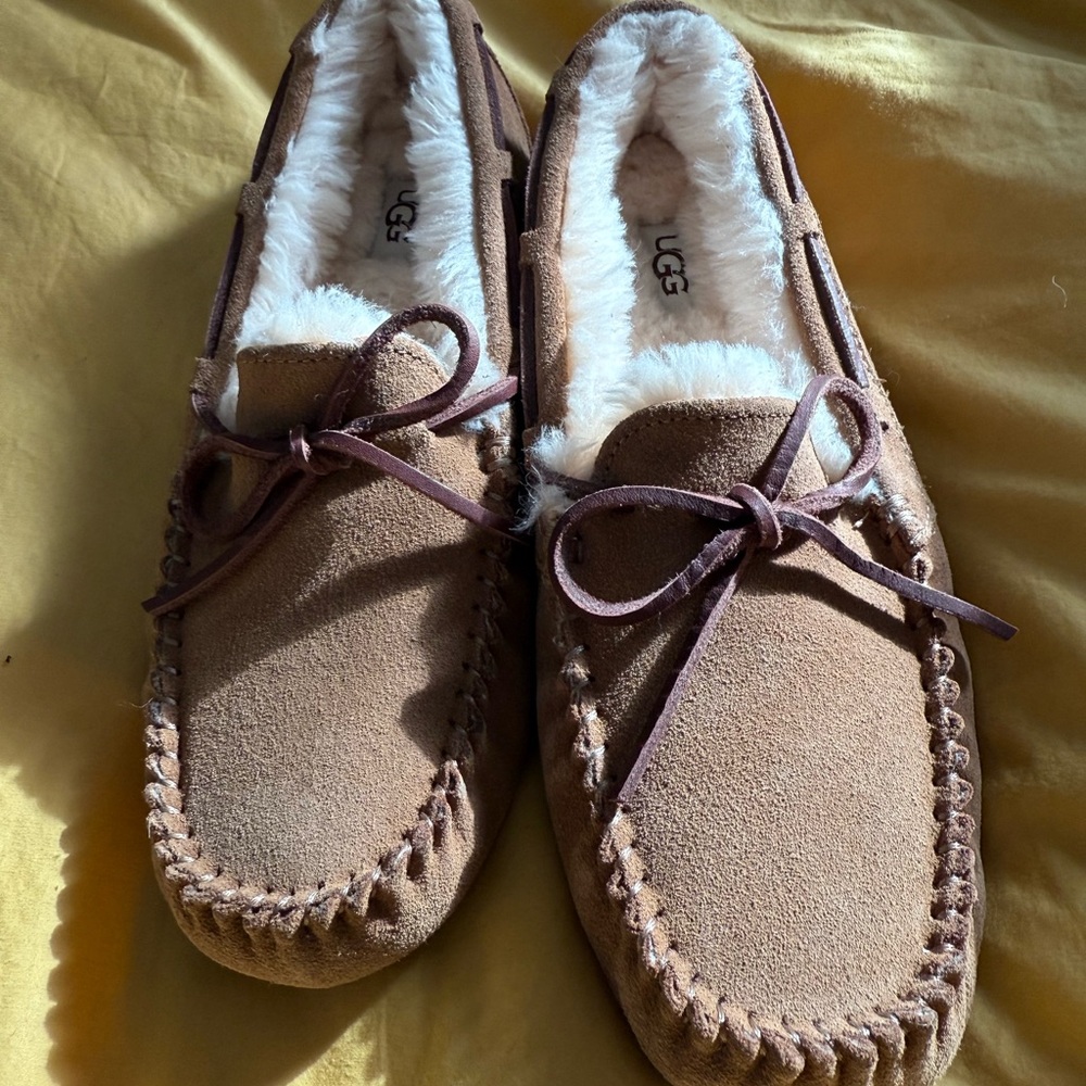 UGG women’s Ansley slippers